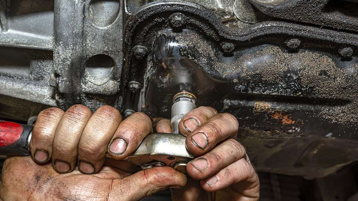 Oil Pan Gasket Leak – How To Diagnose And Confirm The Leak